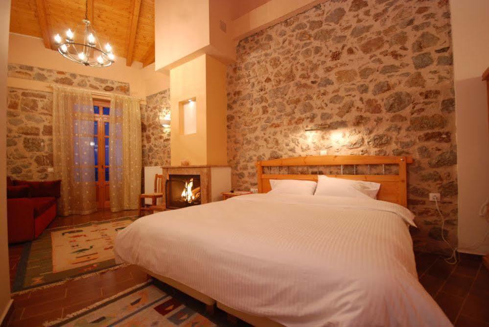 Hotel Parnassos Arachova Esterno foto